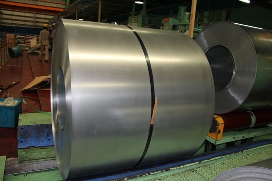 AISI JIS ASTM Q235 Q215 Q345 ग्रेड जस्ती स्टील कॉइल कोल्ड रोल्ड / हॉट रोल्ड